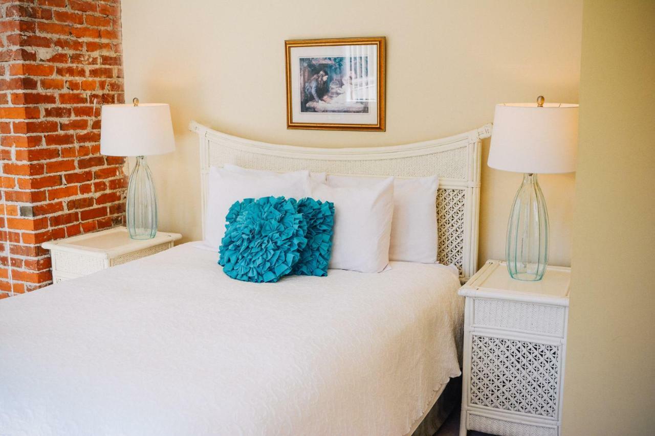 Dashwood Manor Seaside Bed & Breakfast Victoria Luaran gambar