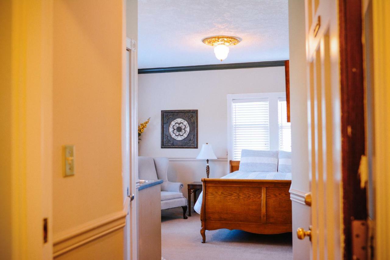 Dashwood Manor Seaside Bed & Breakfast Victoria Luaran gambar